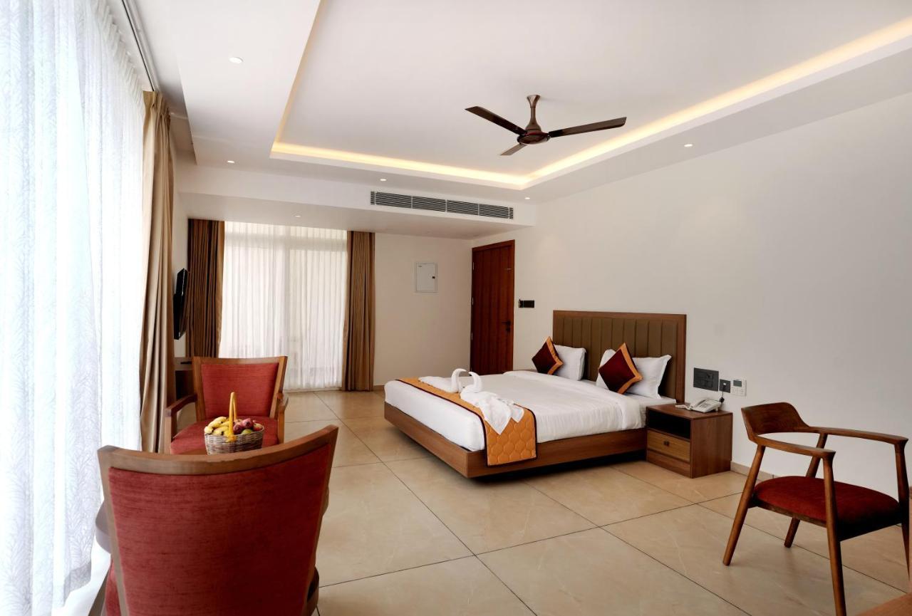Bluemist Resorts อทิราพาลลี ภายนอก รูปภาพ