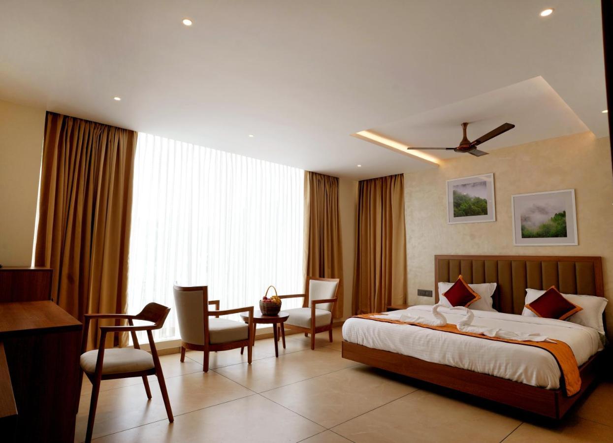 Bluemist Resorts อทิราพาลลี ภายนอก รูปภาพ