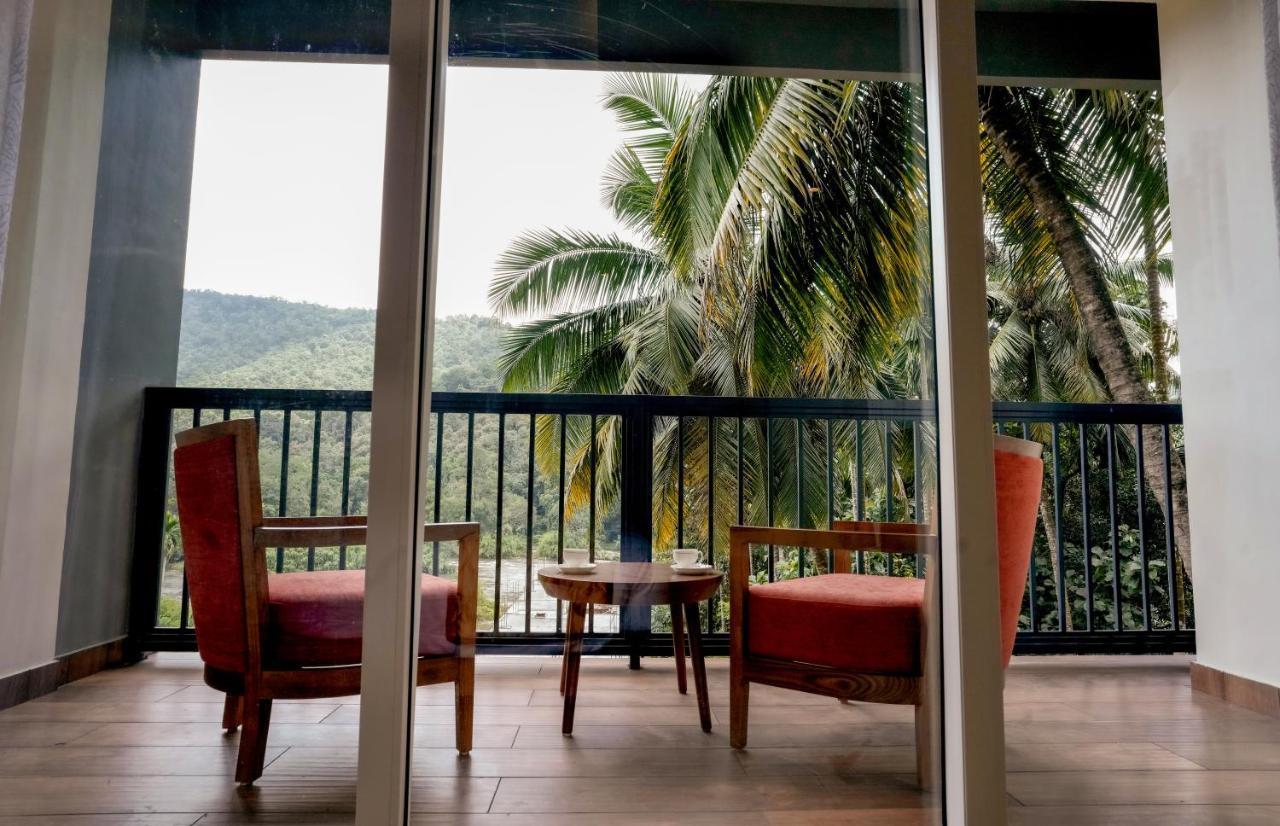 Bluemist Resorts อทิราพาลลี ภายนอก รูปภาพ
