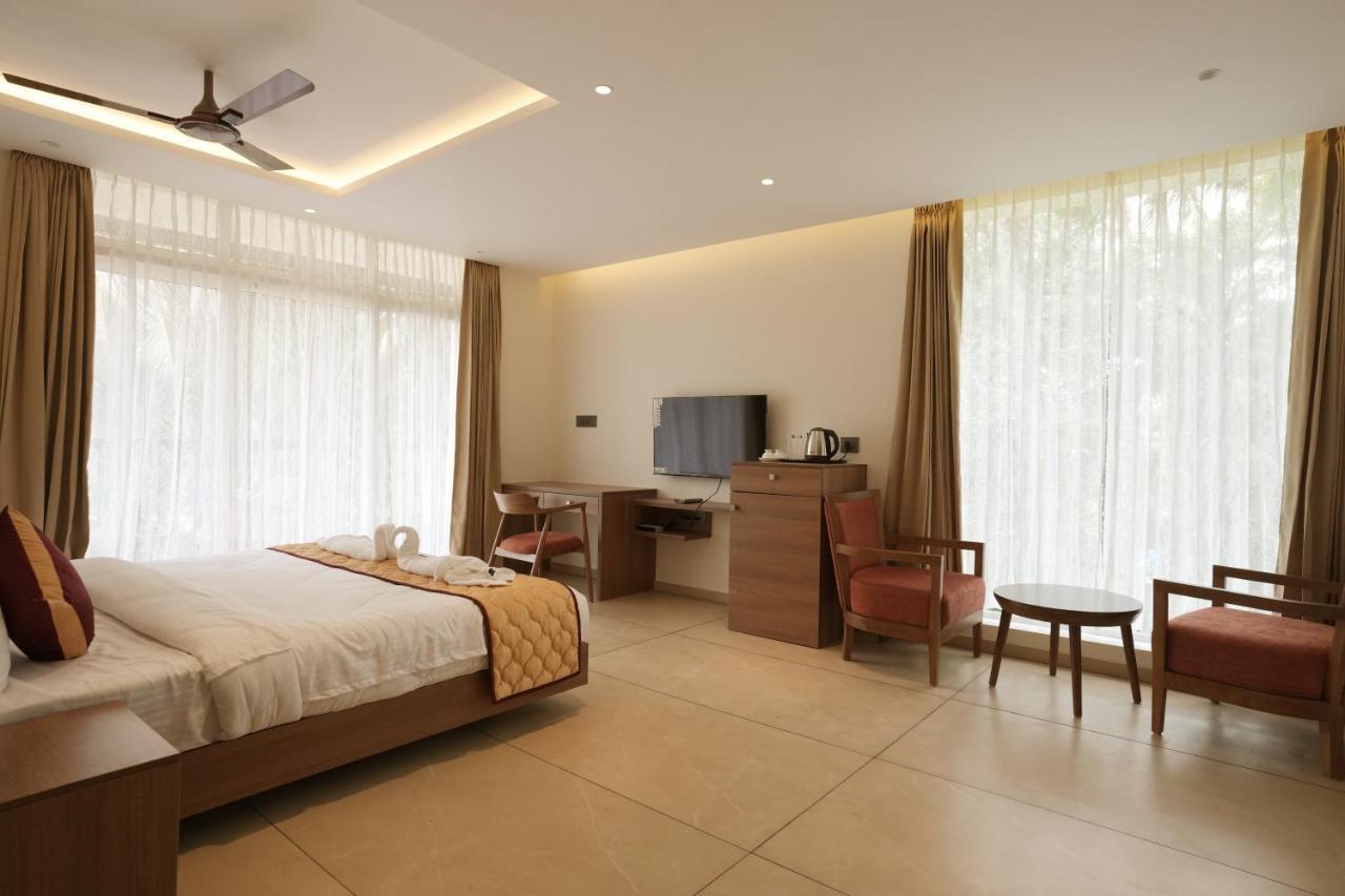 Bluemist Resorts อทิราพาลลี ภายนอก รูปภาพ