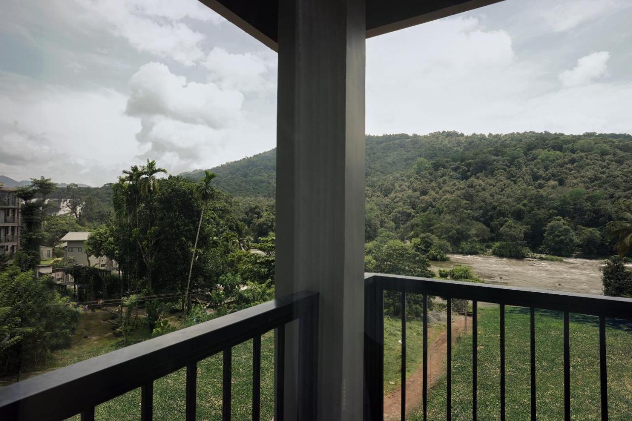 Bluemist Resorts อทิราพาลลี ภายนอก รูปภาพ